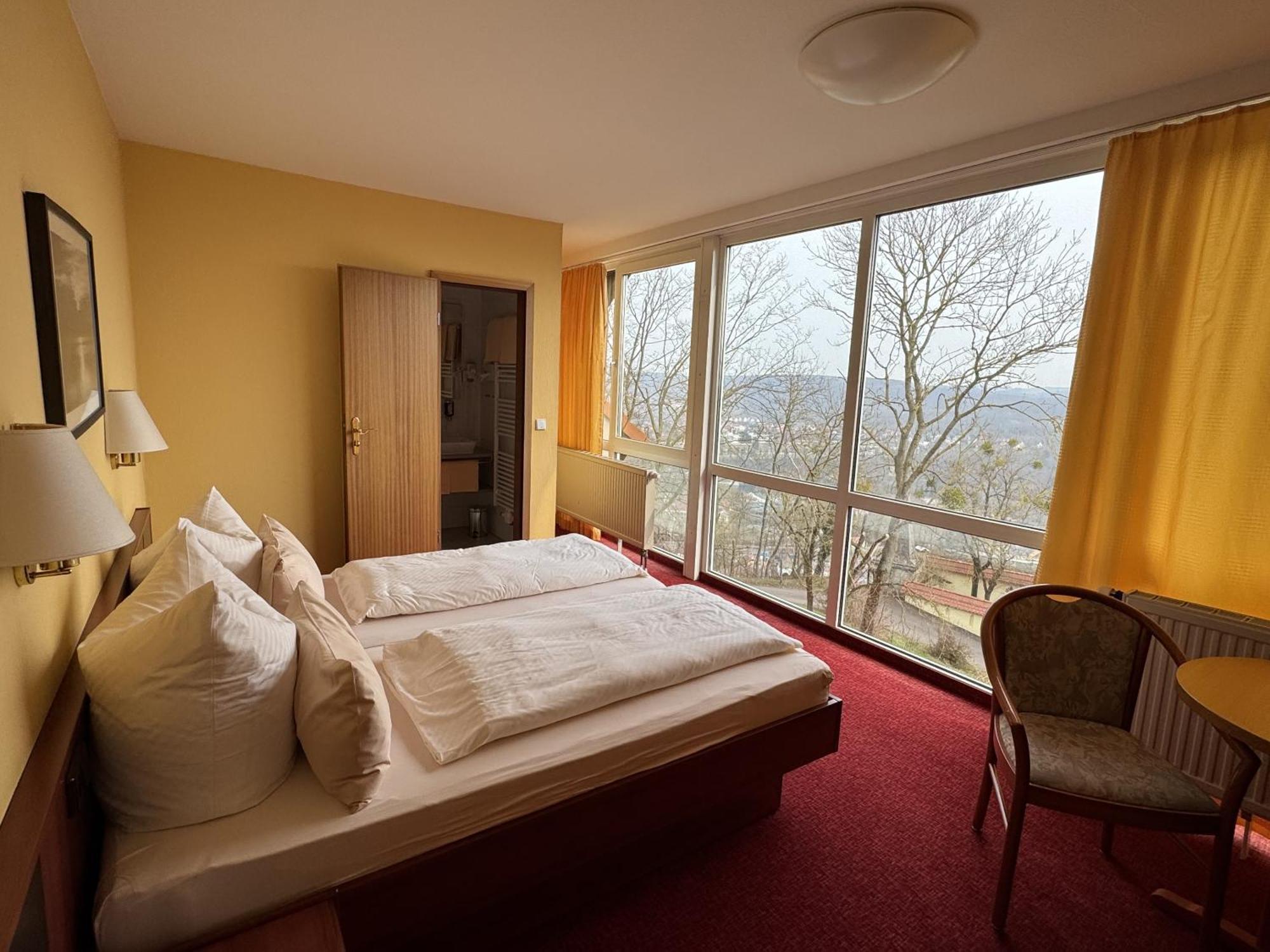 Berghotel Wilhelmsburg باد كوسين الغرفة الصورة